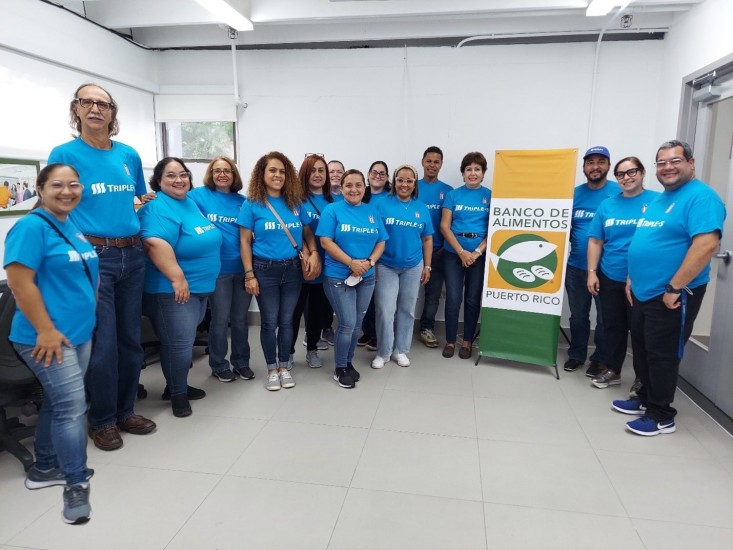Triple-S Foundation takes volunteers to Banco de Alimentos