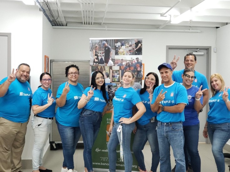 Triple-S Foundation takes volunteers to Banco de Alimentos